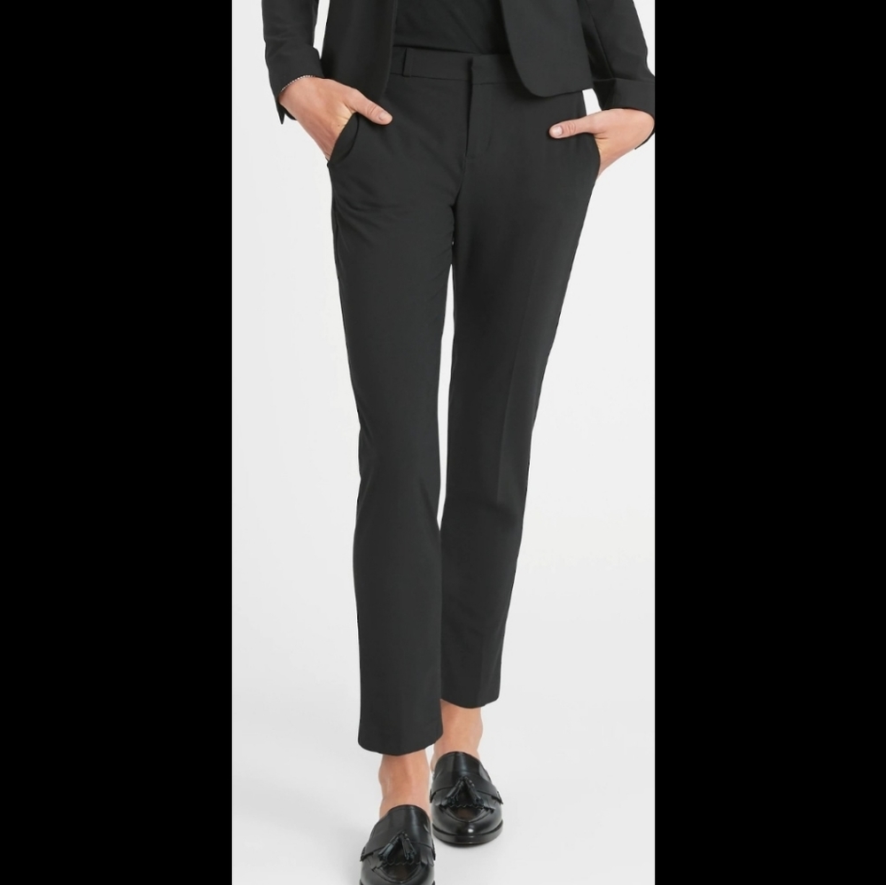 Banana Republic, black Avery trouser pant, size 6.